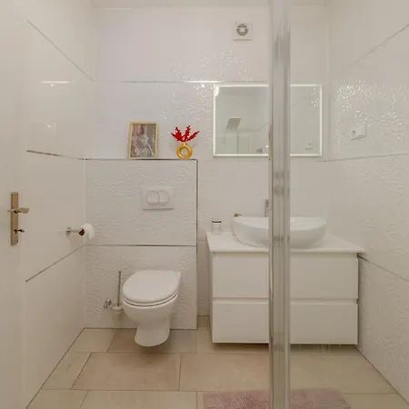 The Velvet Skyline Сплит